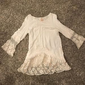 Long sleeve bell sleeve lacy white tunic